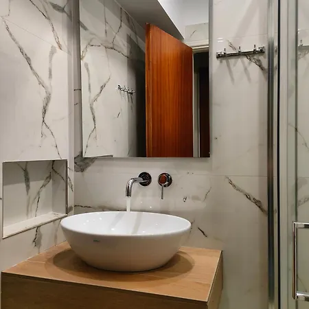 Hotel Avra 3*