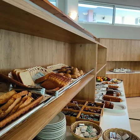 Avra Hotel 3*