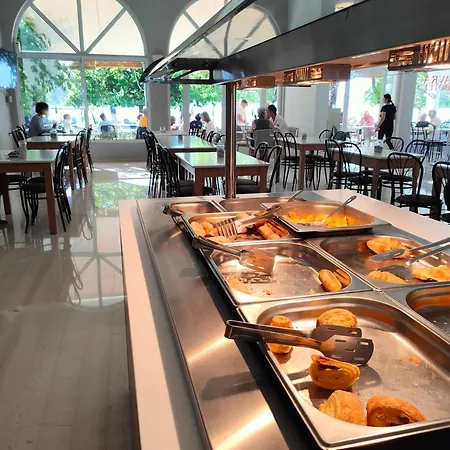 Hotel Avra 3*