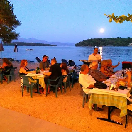 Hotel Avra 3*