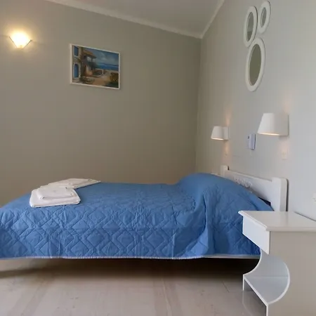 Avra Hotel 3*