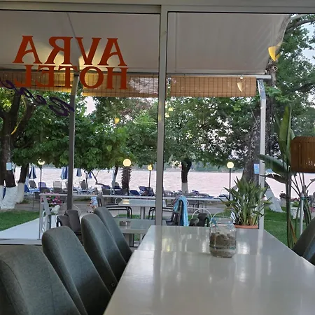 ホテル Avra 3*