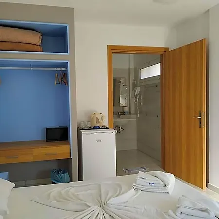 Avra Hotel 3*