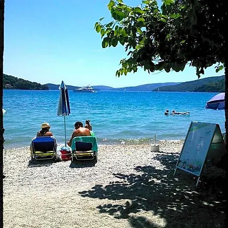 Hotel Avra 3*