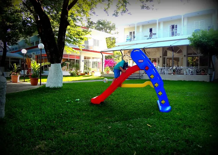 Avra מלון נידרי